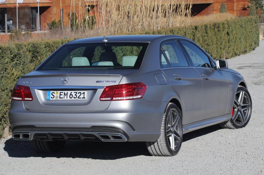  Mercedes-Benz E63 AMG S 4Matic 2014 года  (фото 3 из 34)